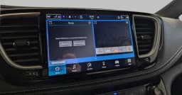 Chrysler Pacifica Select FWD 2026 — side view