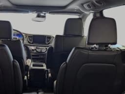Chrysler Pacifica Select FWD 2026 — side view