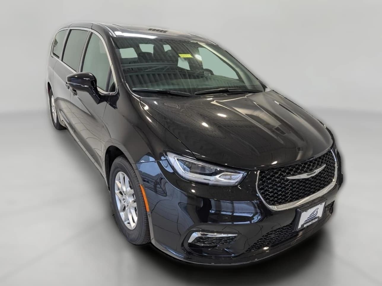Chrysler Pacifica Select FWD 2026 — side view