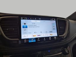 Chrysler Pacifica Select FWD 2026 — side view