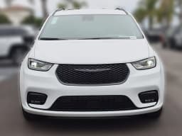 Chrysler Pacifica Select FWD 2026 — side view
