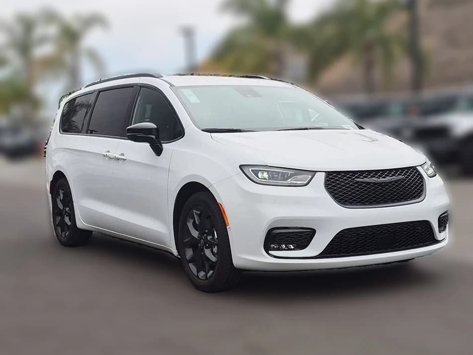 Chrysler Pacifica Select FWD 2026 — side view