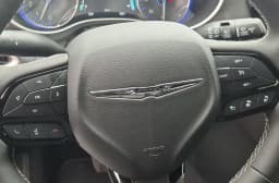 Chrysler Pacifica Select FWD 2026 — side view