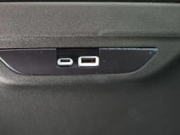 Chrysler Pacifica Select FWD 2026 — side view