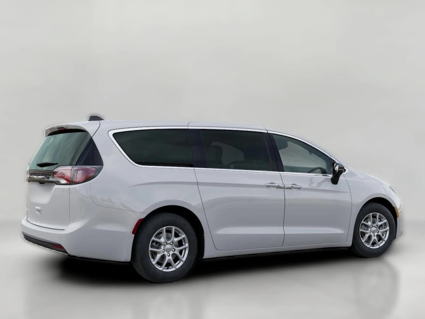 Chrysler Voyager LX FWD 2026 — side view