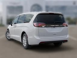 Chrysler Voyager LX FWD 2026 — side view