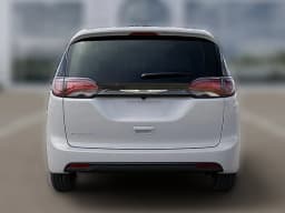 Chrysler Voyager LX FWD 2026 — side view