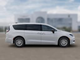 Chrysler Voyager LX FWD 2026 — side view