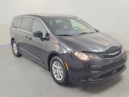 Chrysler Pacifica LX FWD 2027 — side view