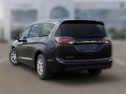 Chrysler Voyager LX FWD 2026 — side view
