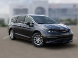 Chrysler Voyager LX FWD 2026 — side view