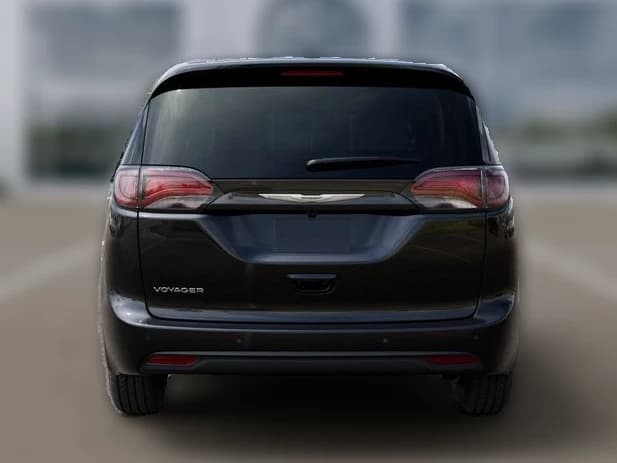 Chrysler Voyager LX FWD 2026 — side view
