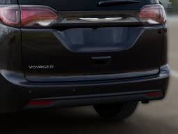 Chrysler Voyager LX FWD 2026 — side view