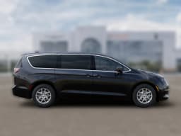 Chrysler Voyager LX FWD 2026 — side view