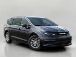 Chrysler Voyager LX FWD 2026 — side view