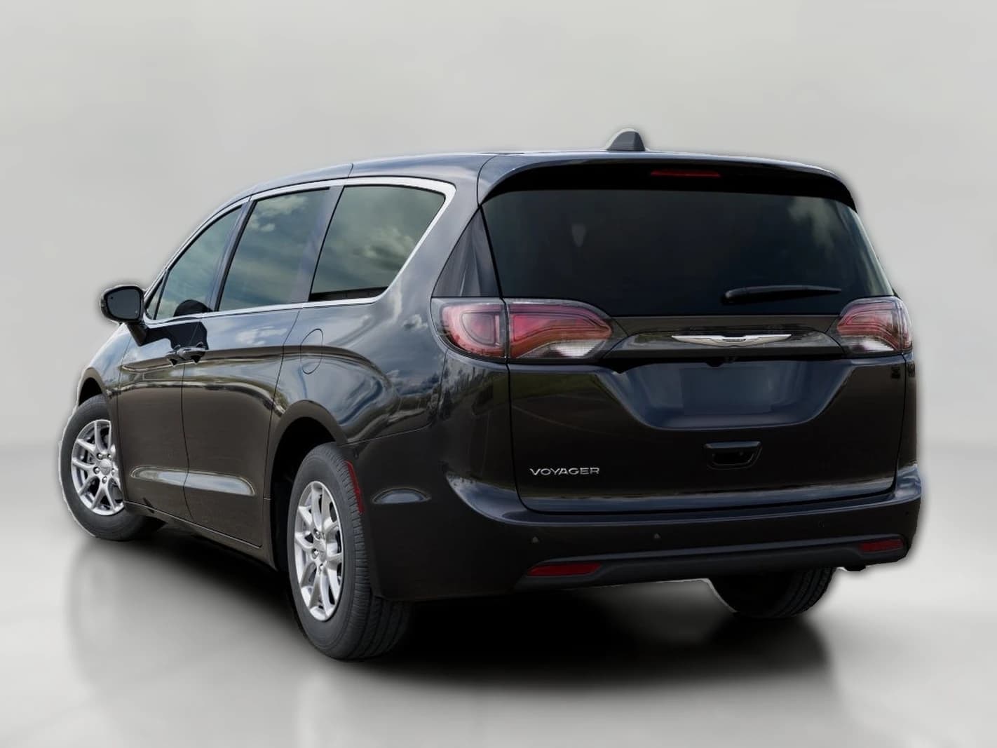 Chrysler Voyager LX FWD 2026 — side view