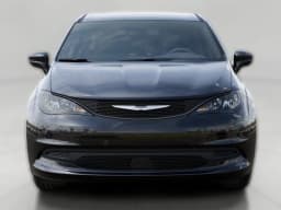 Chrysler Voyager LX FWD 2026 — side view
