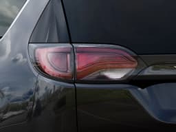 Chrysler Voyager LX FWD 2026 — side view