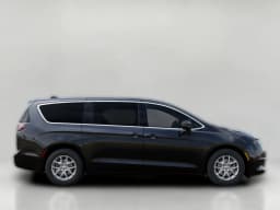 Chrysler Voyager LX FWD 2026 — side view
