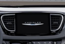 Chrysler Voyager LX FWD 2026 — side view