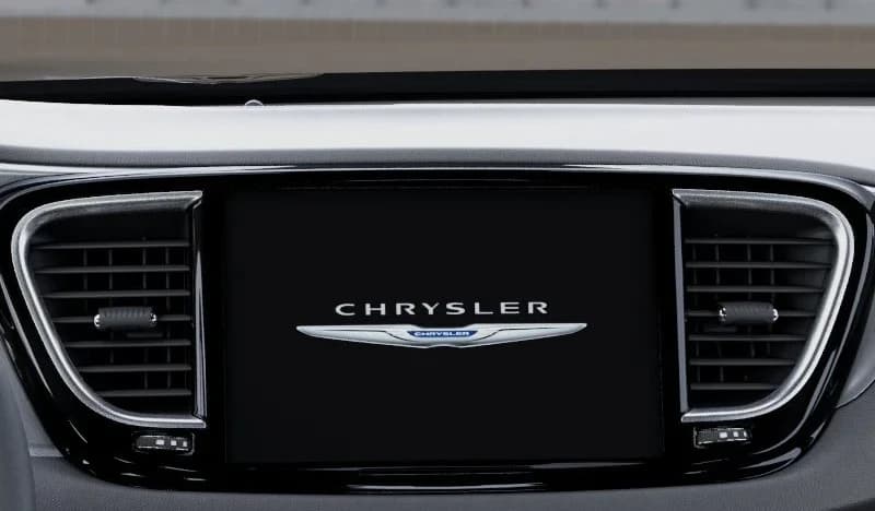 Chrysler Voyager LX FWD 2026 — side view