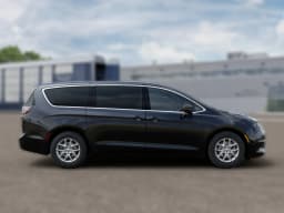 Chrysler Voyager LX FWD 2026 — side view