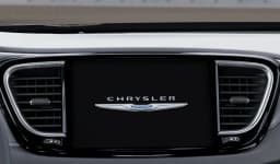 Chrysler Voyager LX FWD 2026 — side view