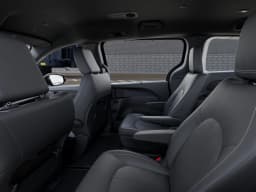 Chrysler Voyager LX FWD 2026 — side view