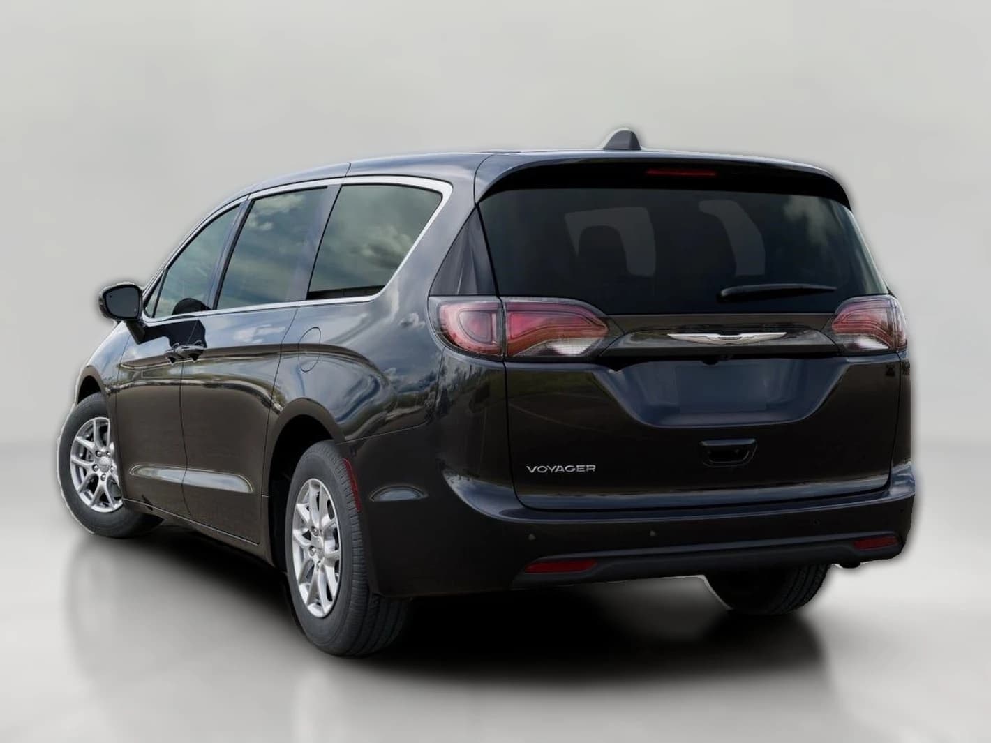 Chrysler Voyager LX FWD 2026 — side view