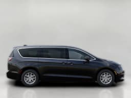 Chrysler Voyager LX FWD 2026 — side view