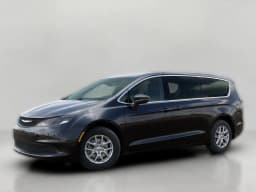 Chrysler Voyager LX FWD 2026 — side view