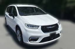 Chrysler Pacifica Select AWD 2026 — side view