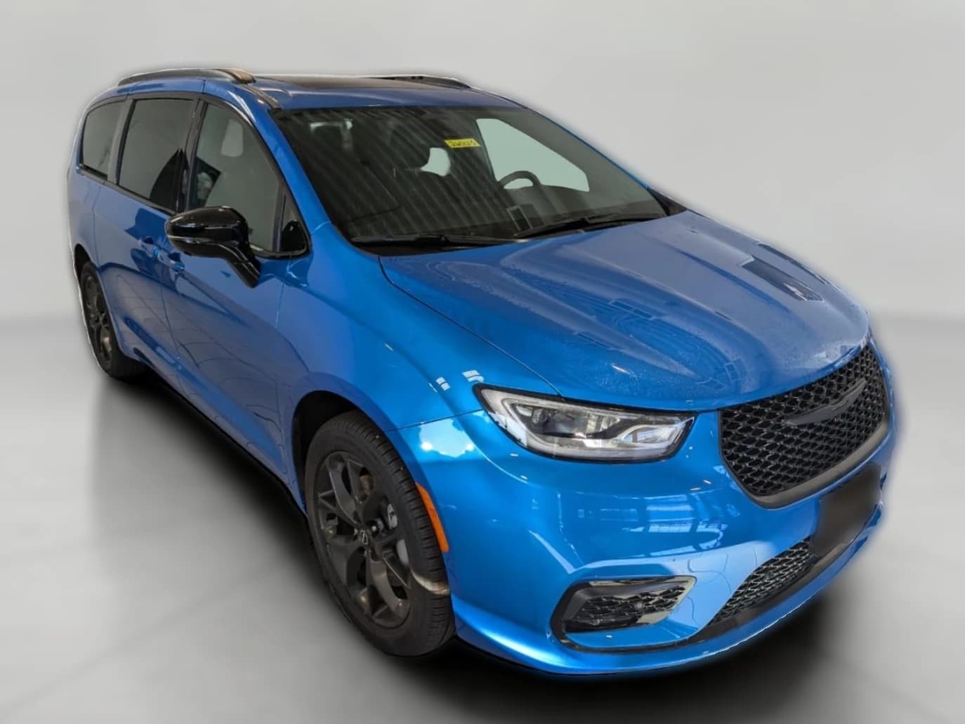 Chrysler Pacifica Select AWD 2026 — side view
