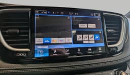 Chrysler Pacifica Select AWD 2026 — side view