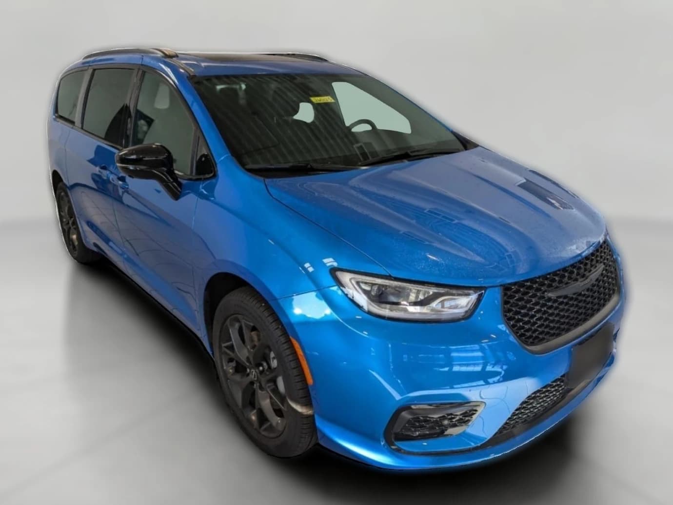 Chrysler Pacifica Select AWD 2026 — side view