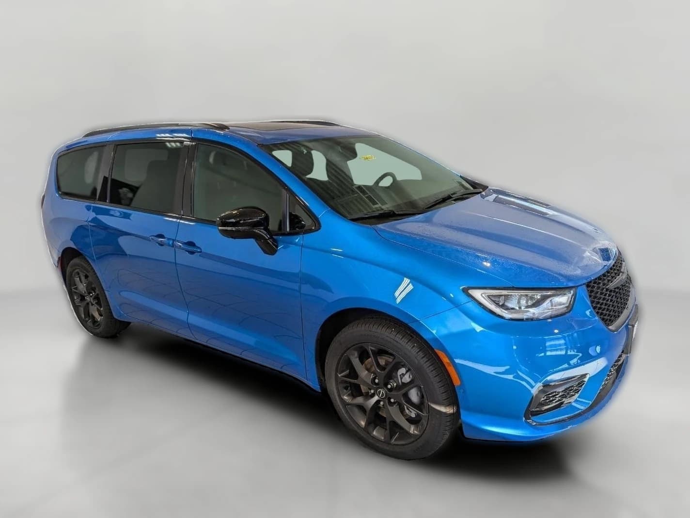 Chrysler Pacifica Select AWD 2026 — side view