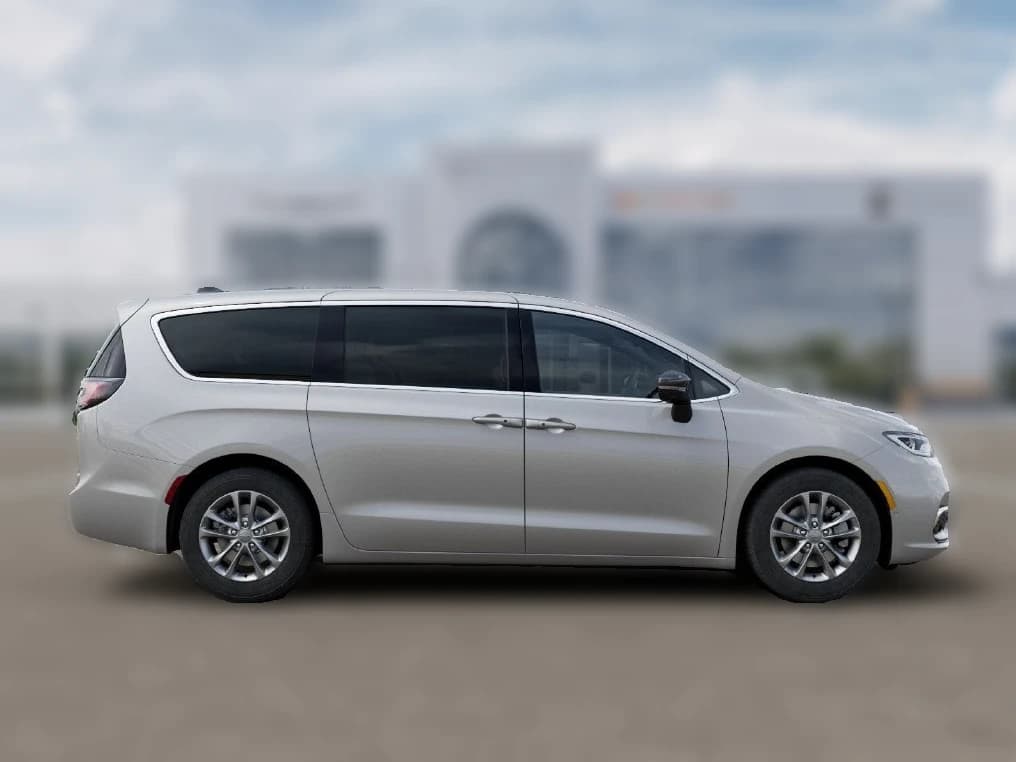 Chrysler Pacifica Select AWD 2026 — side view