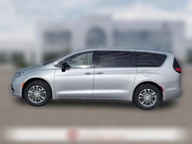 Chrysler Pacifica Select AWD 2026 — side view