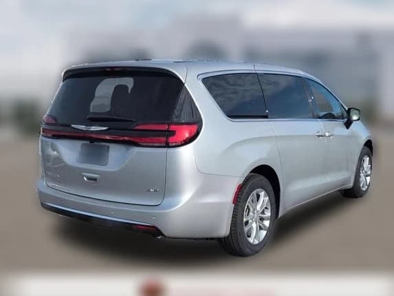 Chrysler Pacifica Select AWD 2026 — side view
