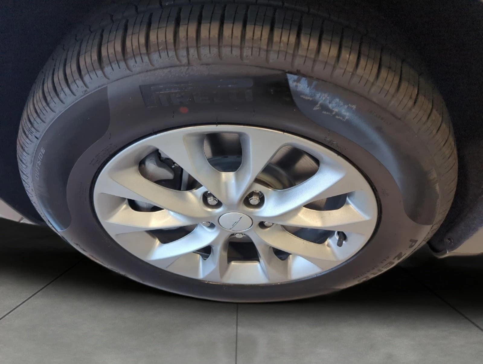 Chrysler Pacifica Select AWD 2027 — side view