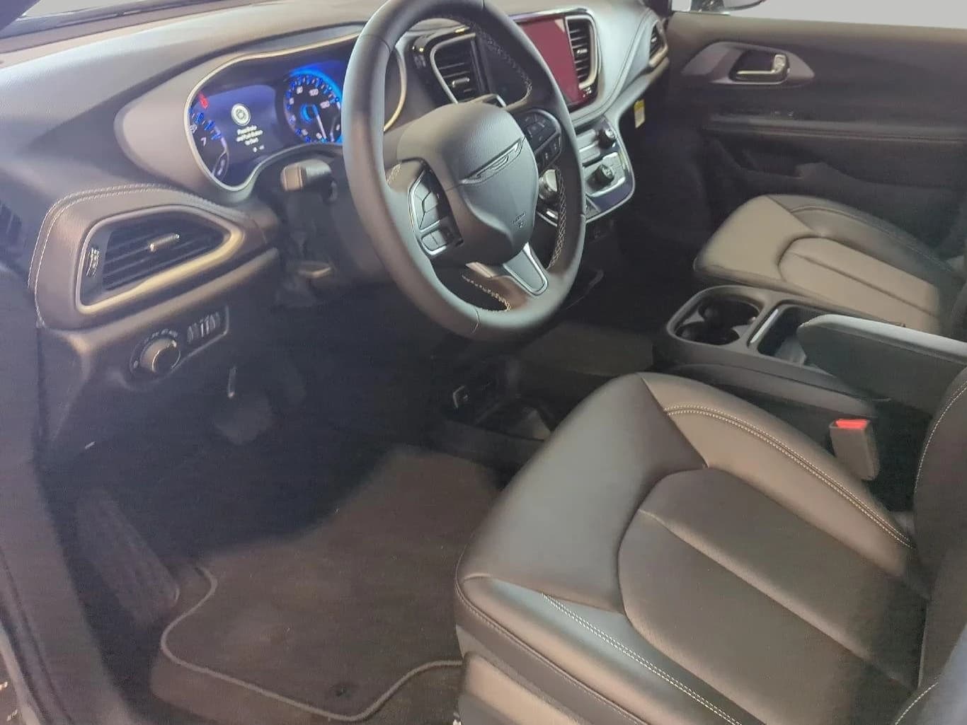 Chrysler Pacifica Select AWD 2027 — side view