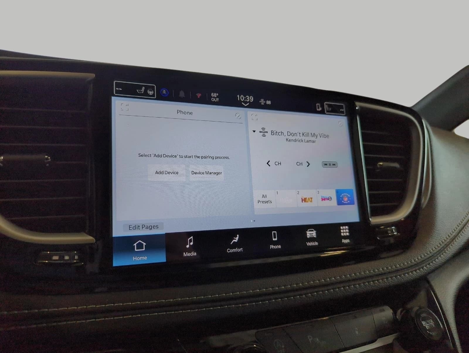 Chrysler Pacifica Select AWD 2027 — side view