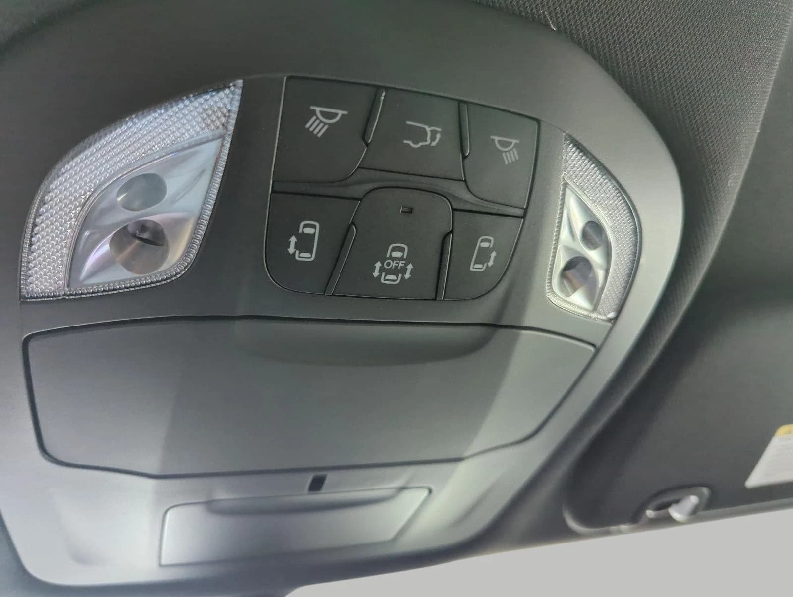 Chrysler Pacifica Select AWD 2027 — side view