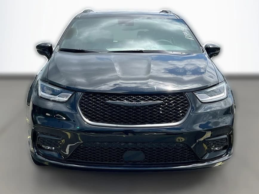Chrysler Pacifica Limited AWD 2026 — side view