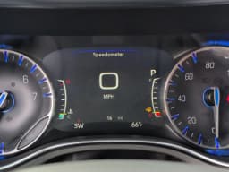 Chrysler Pacifica Pinnacle AWD 2026 — side view
