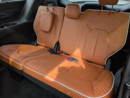 Chrysler Pacifica Pinnacle AWD 2026 — side view