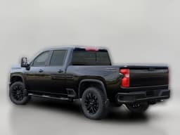 Chevrolet Silverado 2500HD LT 4WD Crew Cab 159" 2026 — side view