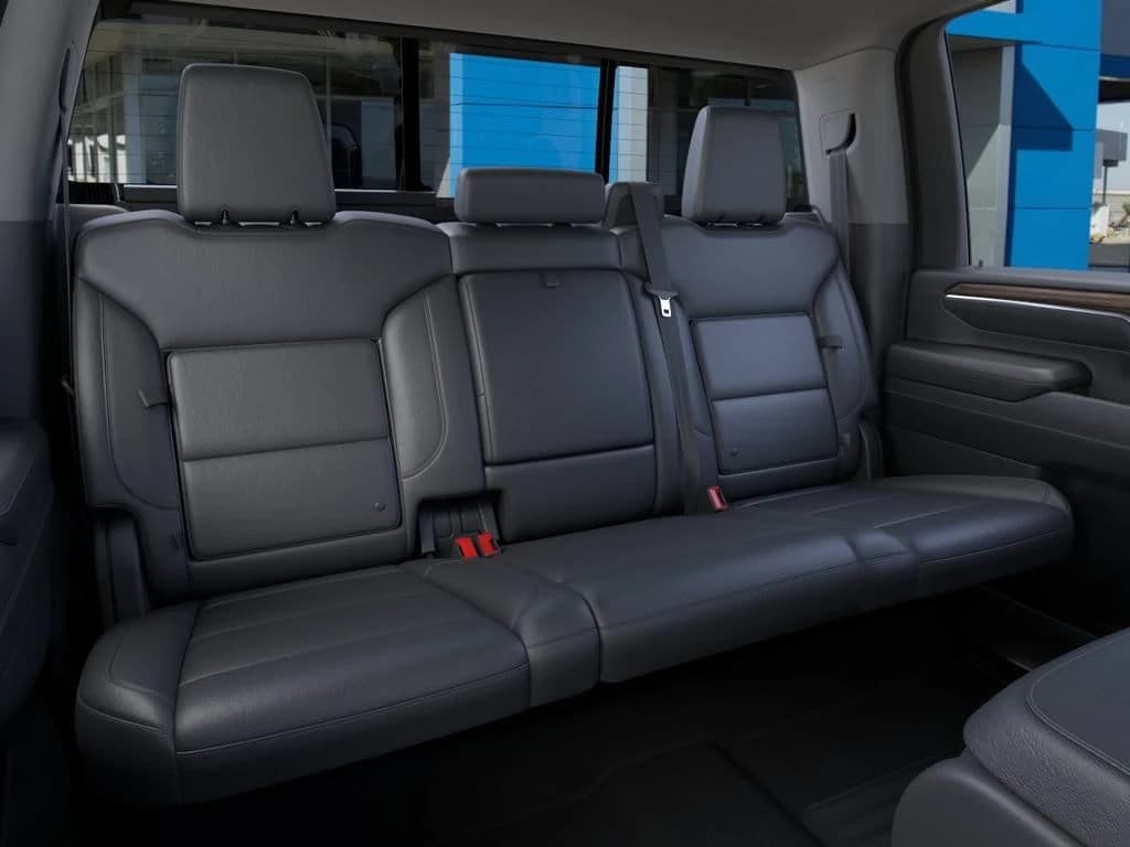 Chevrolet Silverado 2500HD LT 4WD Crew Cab 159" 2026 — side view