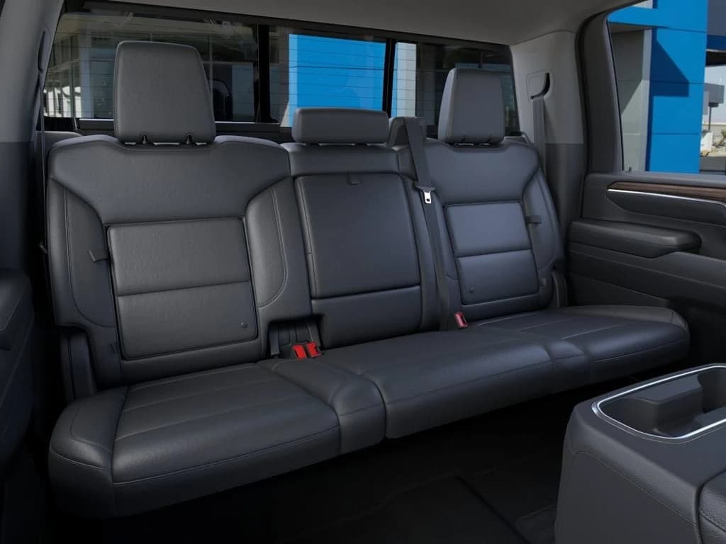 Chevrolet Silverado 2500HD LT 4WD Crew Cab 159" 2026 — side view