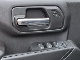 Chevrolet Silverado 2500HD Custom 4WD Crew Cab 159" 2026 — side view